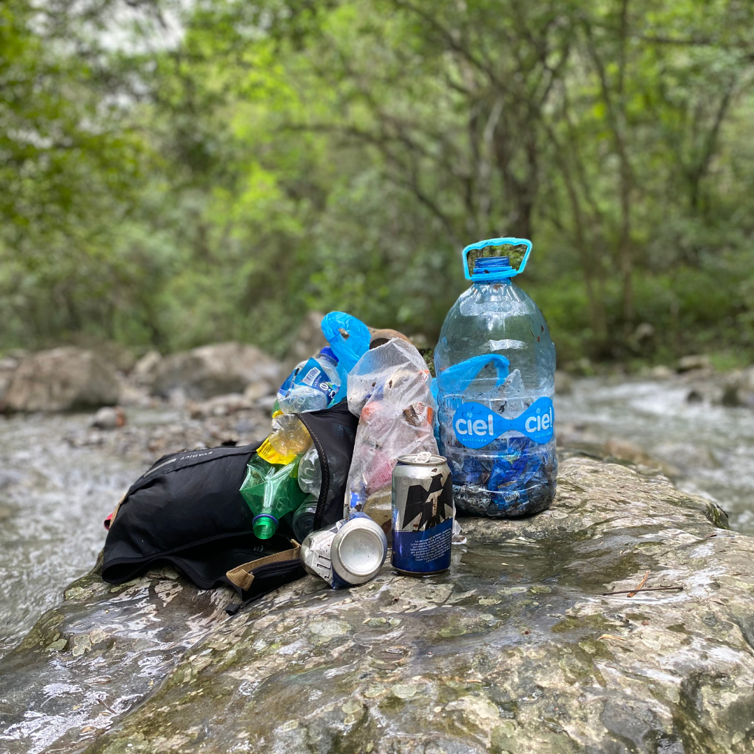 basura en la montaña