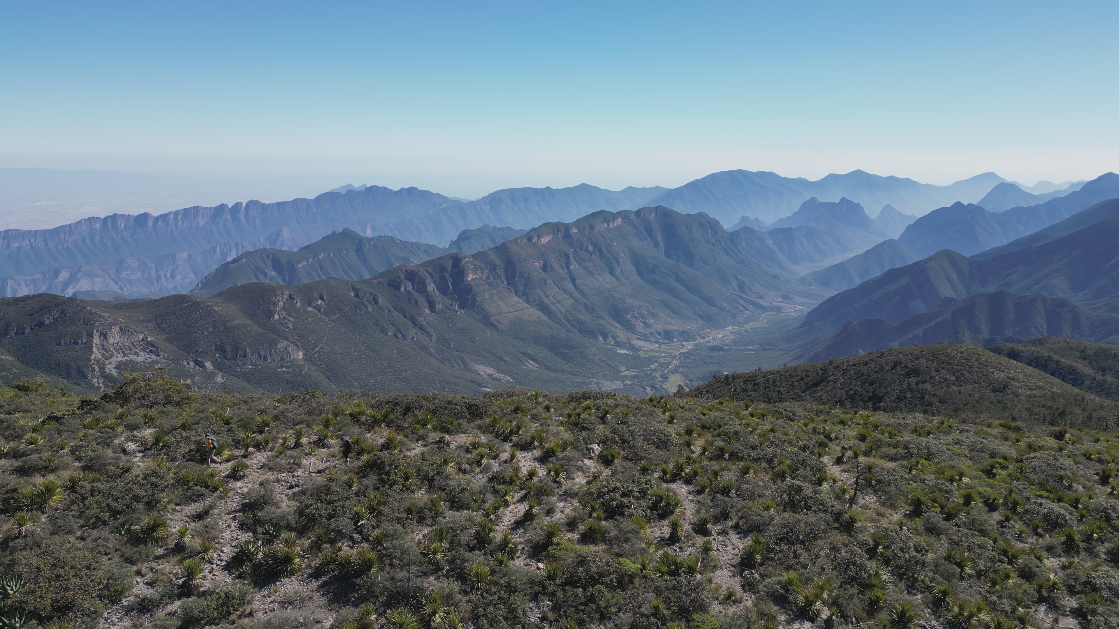 Cargar video: Sierra Madre Oriental - Cumbre El Escorpión / Cresta Outdoor Equipment